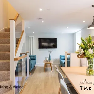  Holiday home The Escape; The Ideal Getaway On Seafront United Kingdom